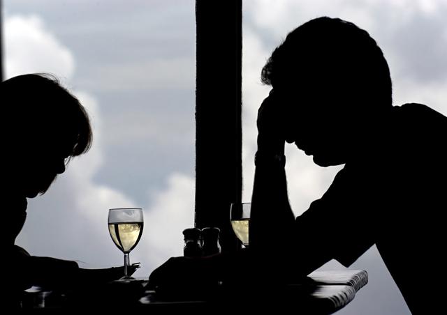 35岁以下买房是刚需,从职场到生活,中年人到底得罪谁了?(图6) 35岁以下买房是刚需,从职场到生活,中年人到底得罪谁了?(图6)