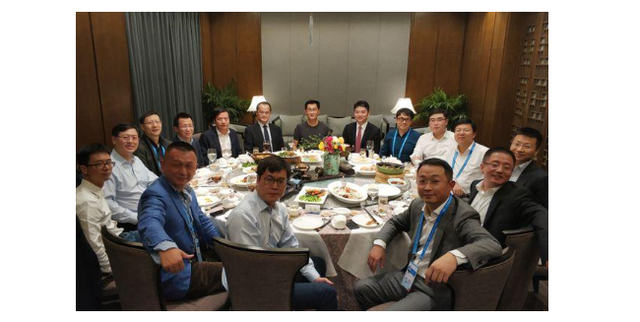 酒局上，领导要是有这3个举动，那是瞧不起你，别硬往上凑(图1)