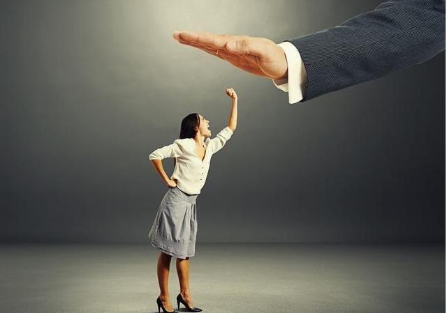 职场老人忠告：不要轻易对领导做出这3种行为，除非你打算不干了(图5)