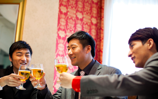 职场上,聪明人不会去抢这2样“东西”,看似风光,实则得罪领导(图1) 职场上,聪明人不会去抢这2样“东西”,看似风光,实则得罪领导(图1)