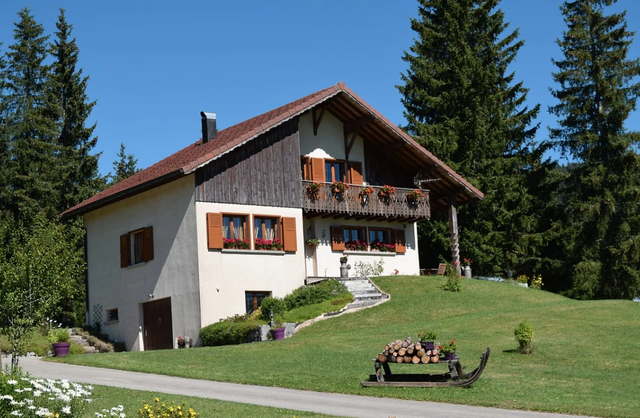 为什么领导工资只比我高2k，我房子都买不起，他却有两套房(图2)