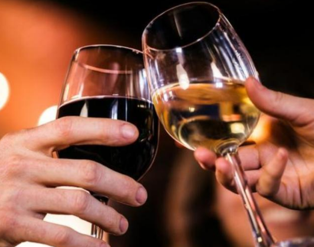 职场潜规则：和老板相处，有些事情不能轻易“露”出来！(图1)