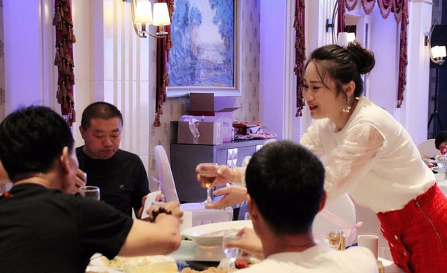 女子跟老板创业5年被开,发了一条朋友圈,公司立马把她请了回来(图1) 女子跟老板创业5年被开,发了一条朋友圈,公司立马把她请了回来(图1)