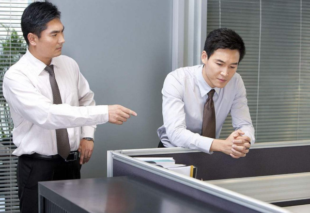 职场上混得好的人，你以为他们只靠自己的努力？其实还靠这2点！(图4)