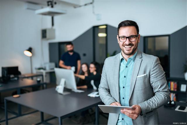 年轻人尽量别去做这3种工作！做得越久，你就越吃亏(图1)